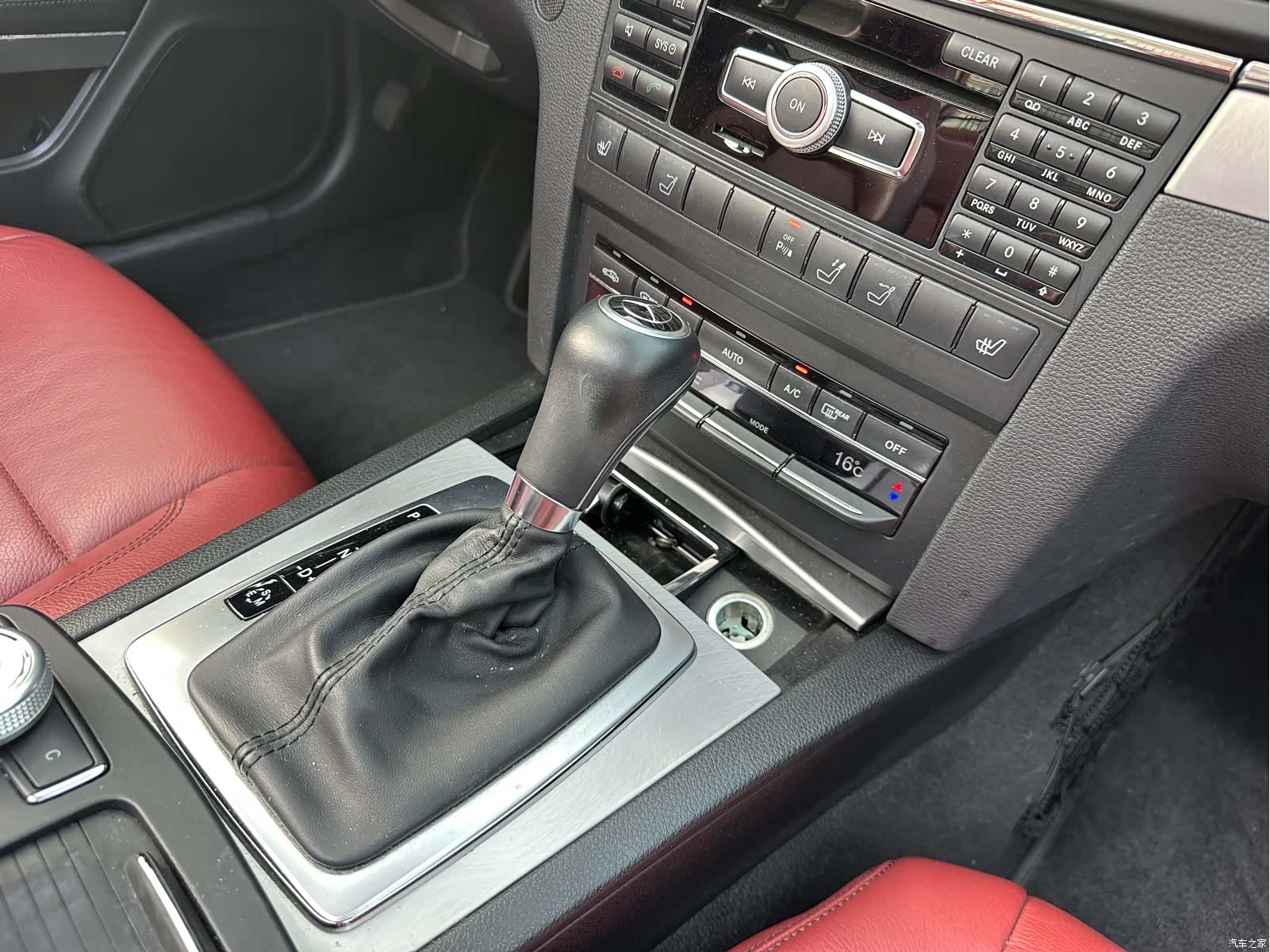 Mercedes-Benz E-Class, 2012 18