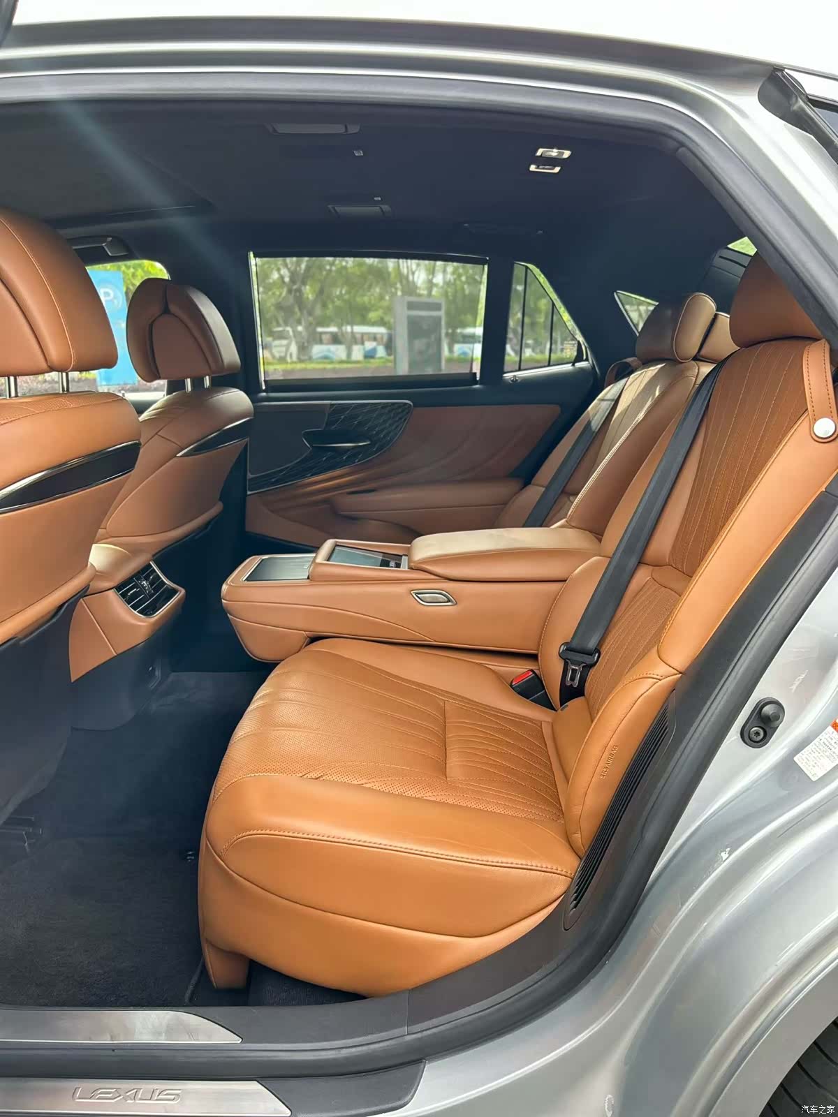 Lexus LS, 2021 6