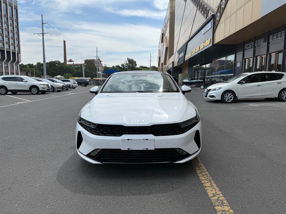 Kia K5 Kia K5