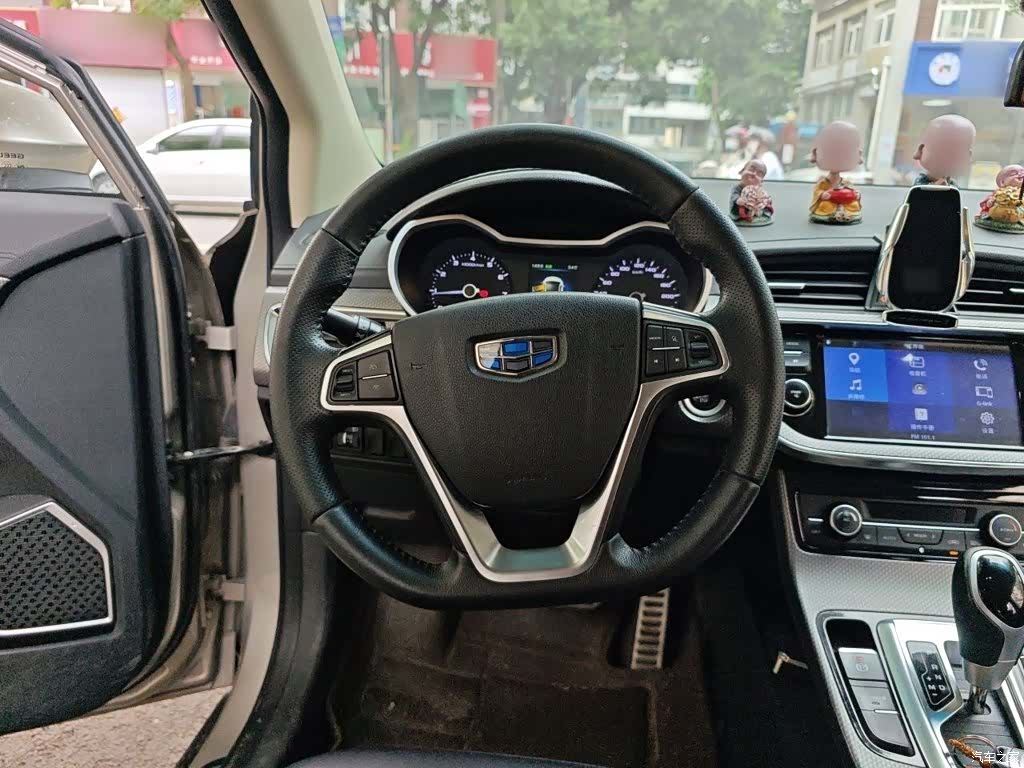 Geely Emgrand, 2017 3