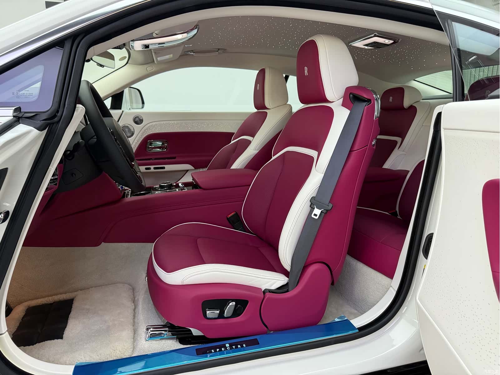 Rolls-Royce Spectre, 2026 8