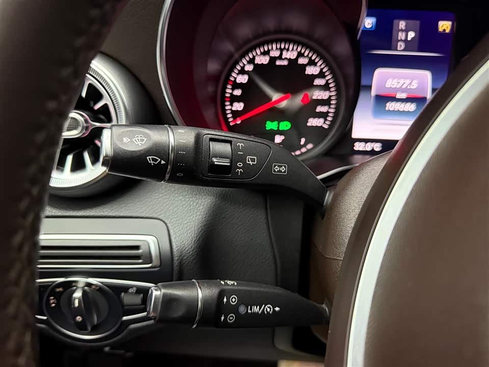 Mercedes-Benz GLC Mercedes-Benz GLC