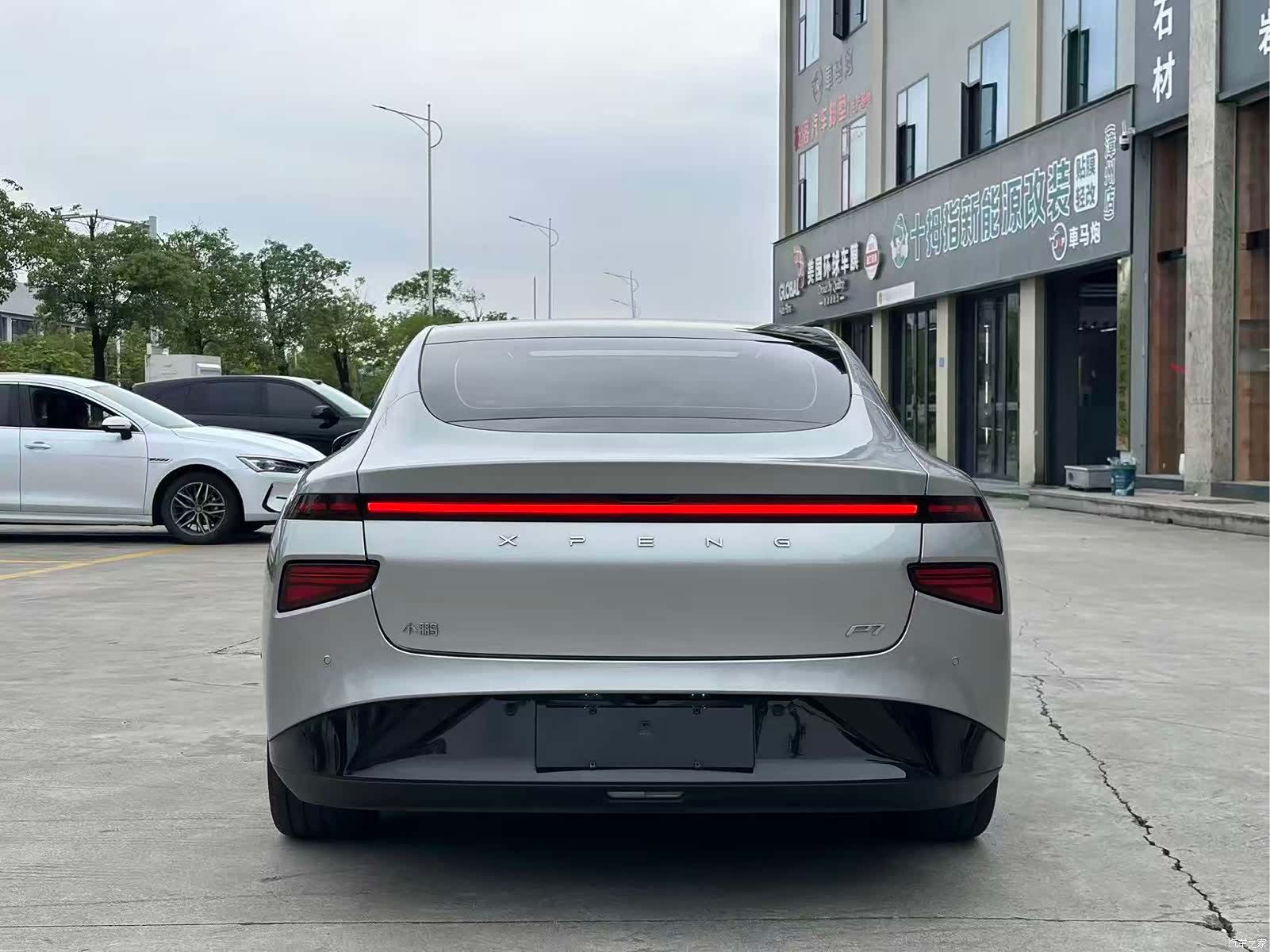 Xpeng P7, 2022 8