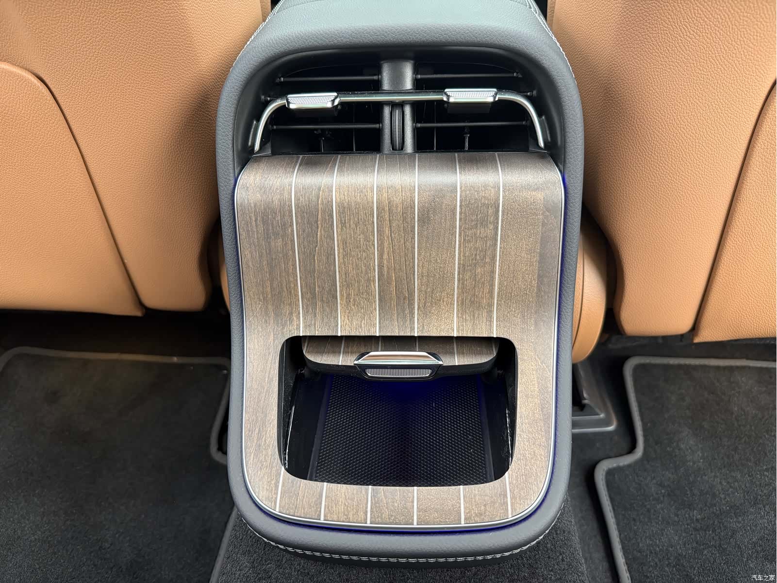 Mercedes-Benz E-Class, 2025 22