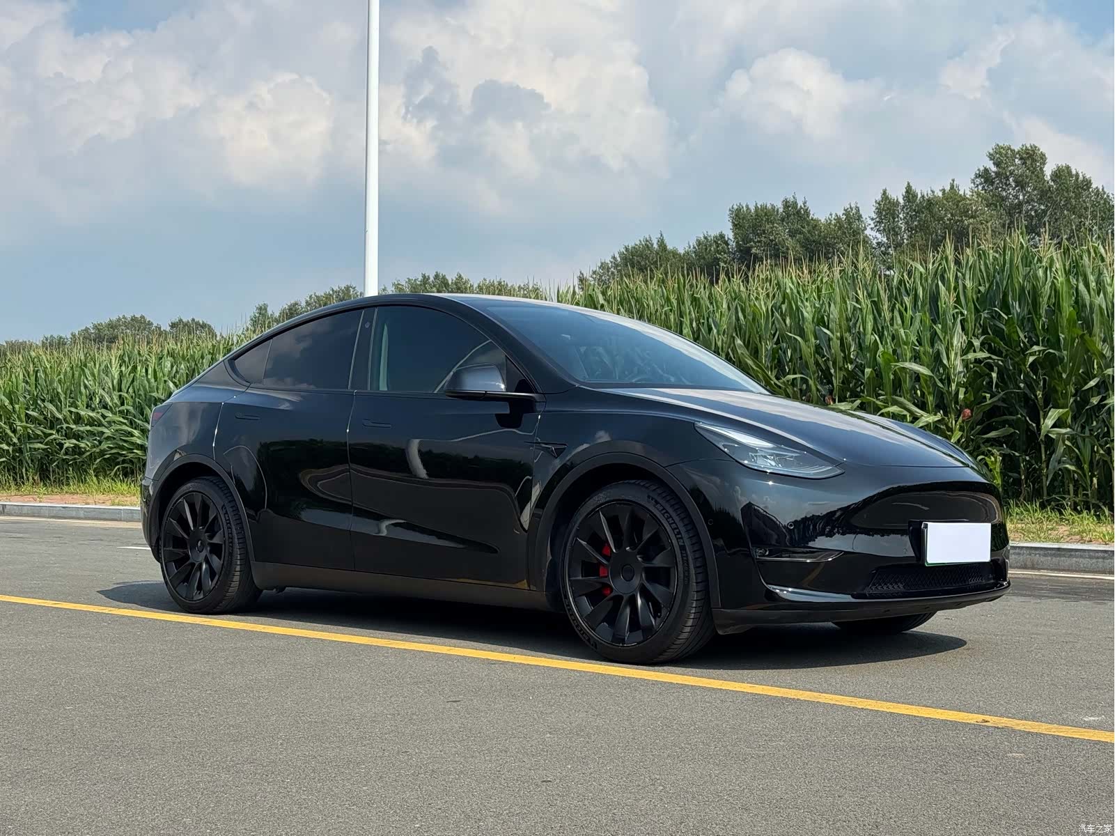 Tesla Model Y, 2021 3