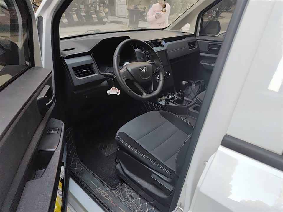 Wuling Wuling Hongguang PLUS