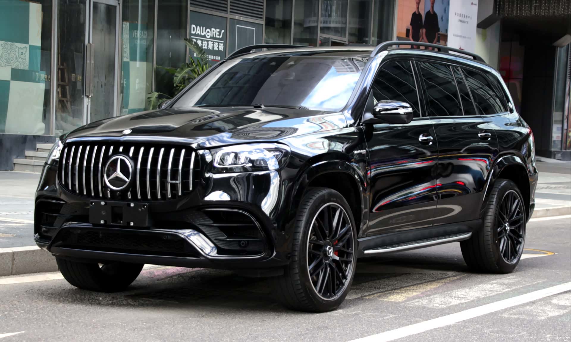 Mercedes-Benz GLS, 2024 1