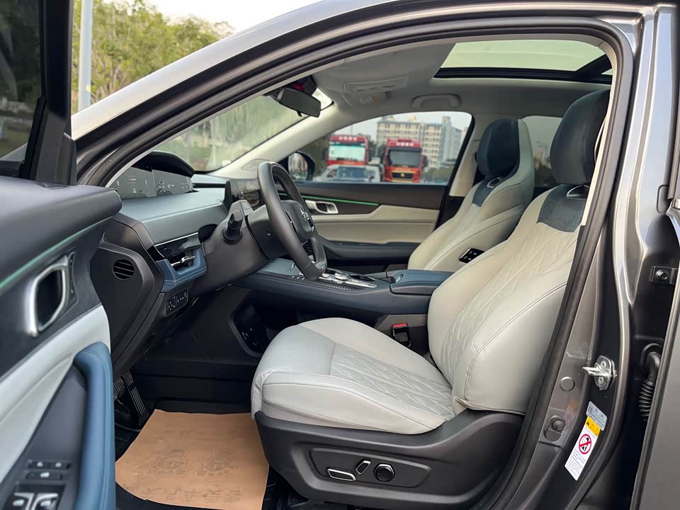 Changan UNI-K Smart iDD