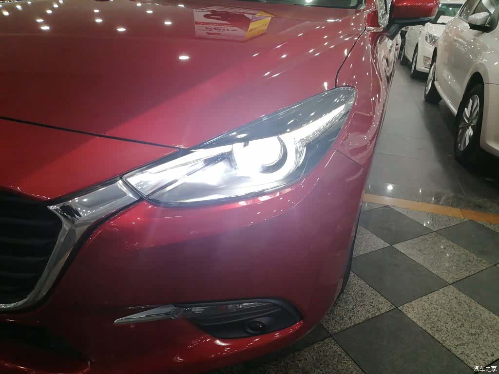 Mazda Mazda3, 2019 18