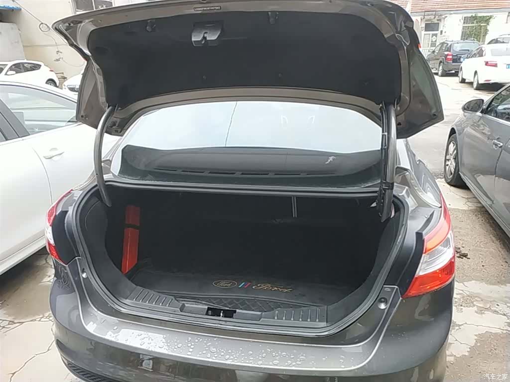 Ford Focus, 2015 19