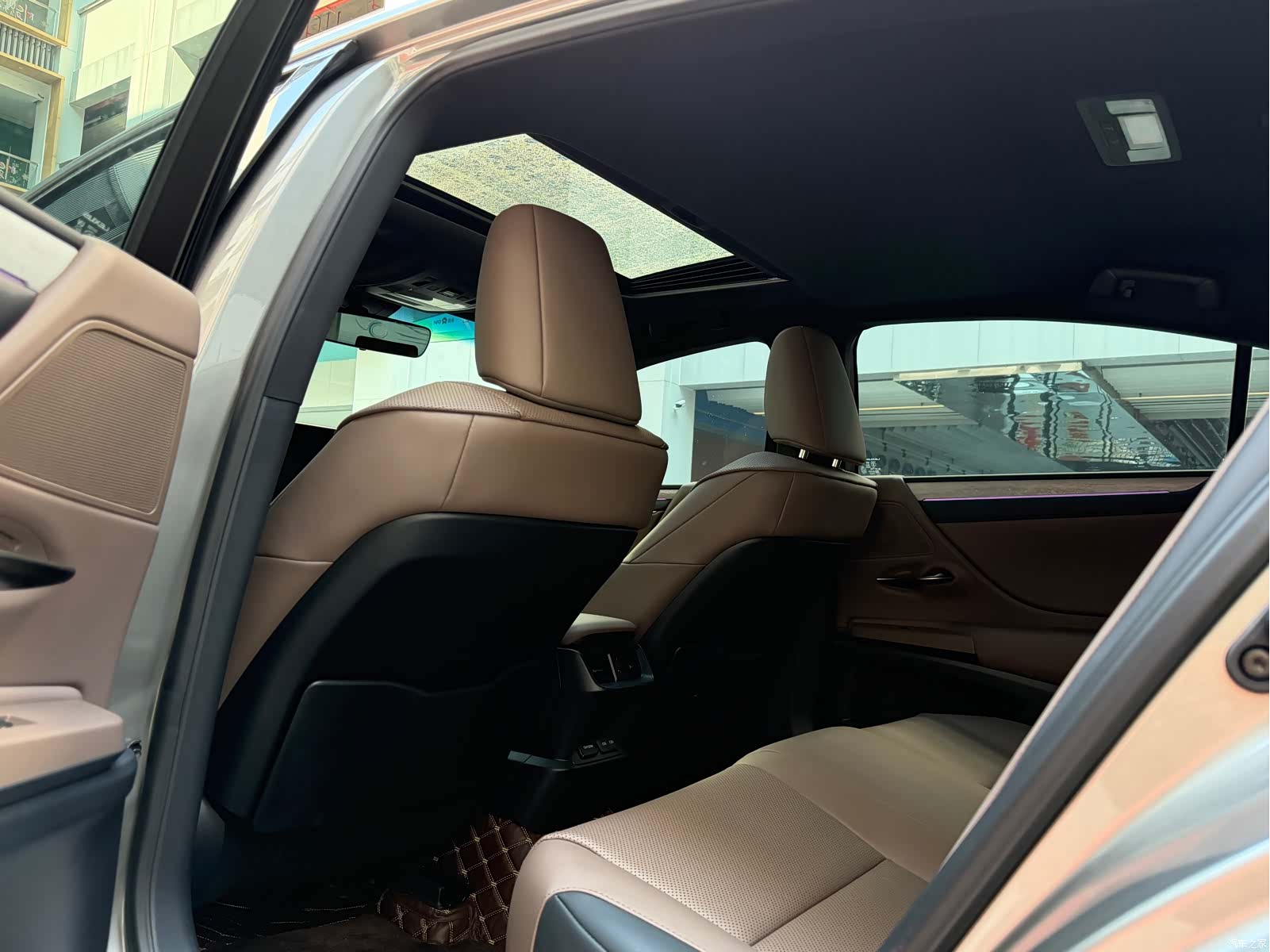 Lexus ES, 2025 7
