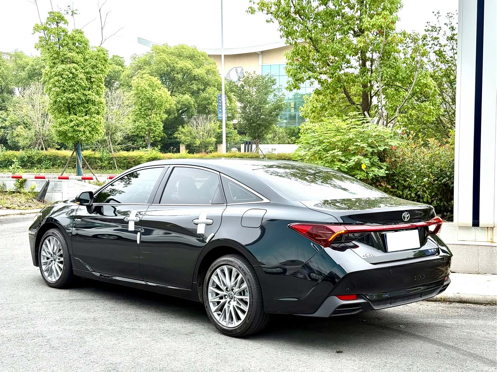 Toyota Avalon, 2025 4