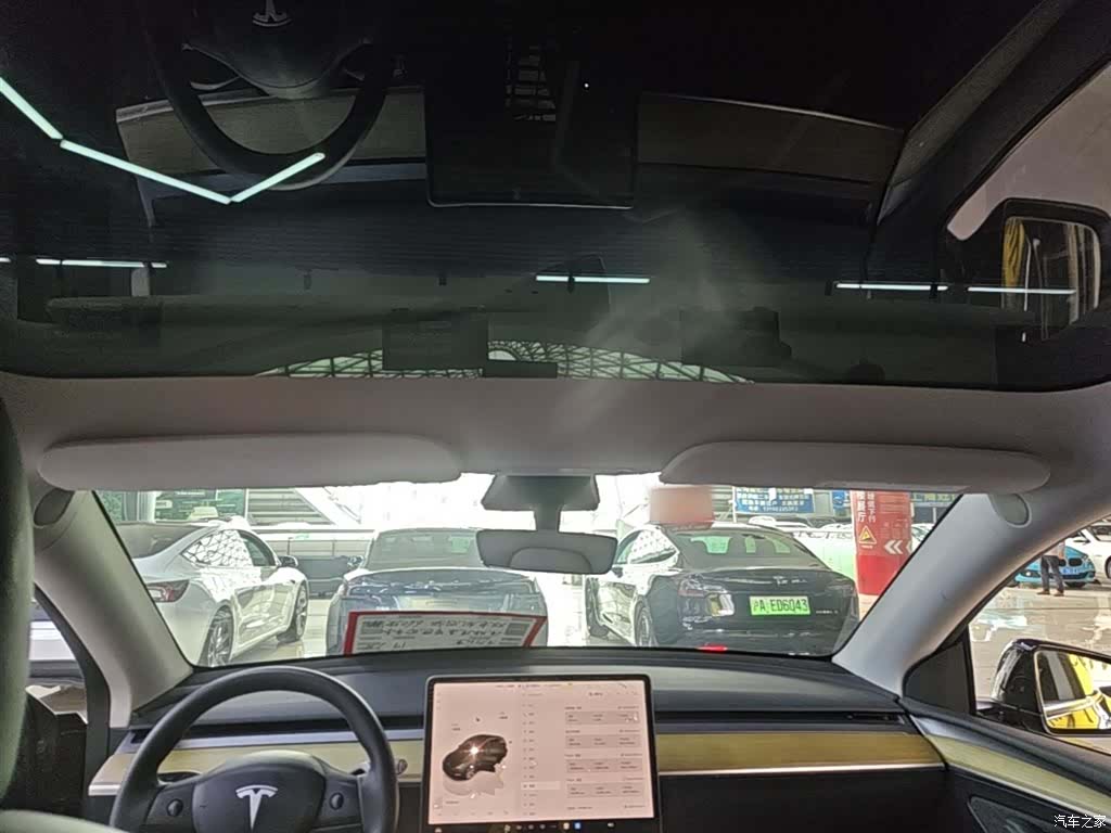 Tesla Model Y, 2023 18