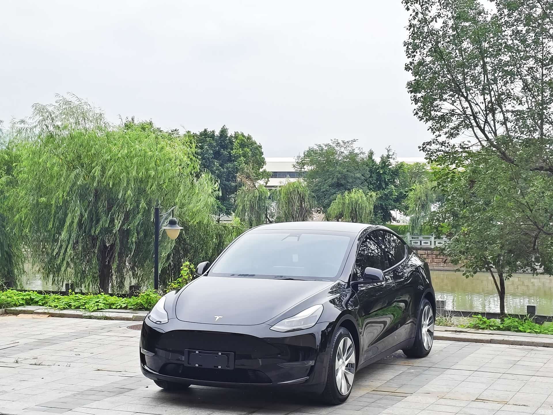 Tesla Model Y, 2021 1