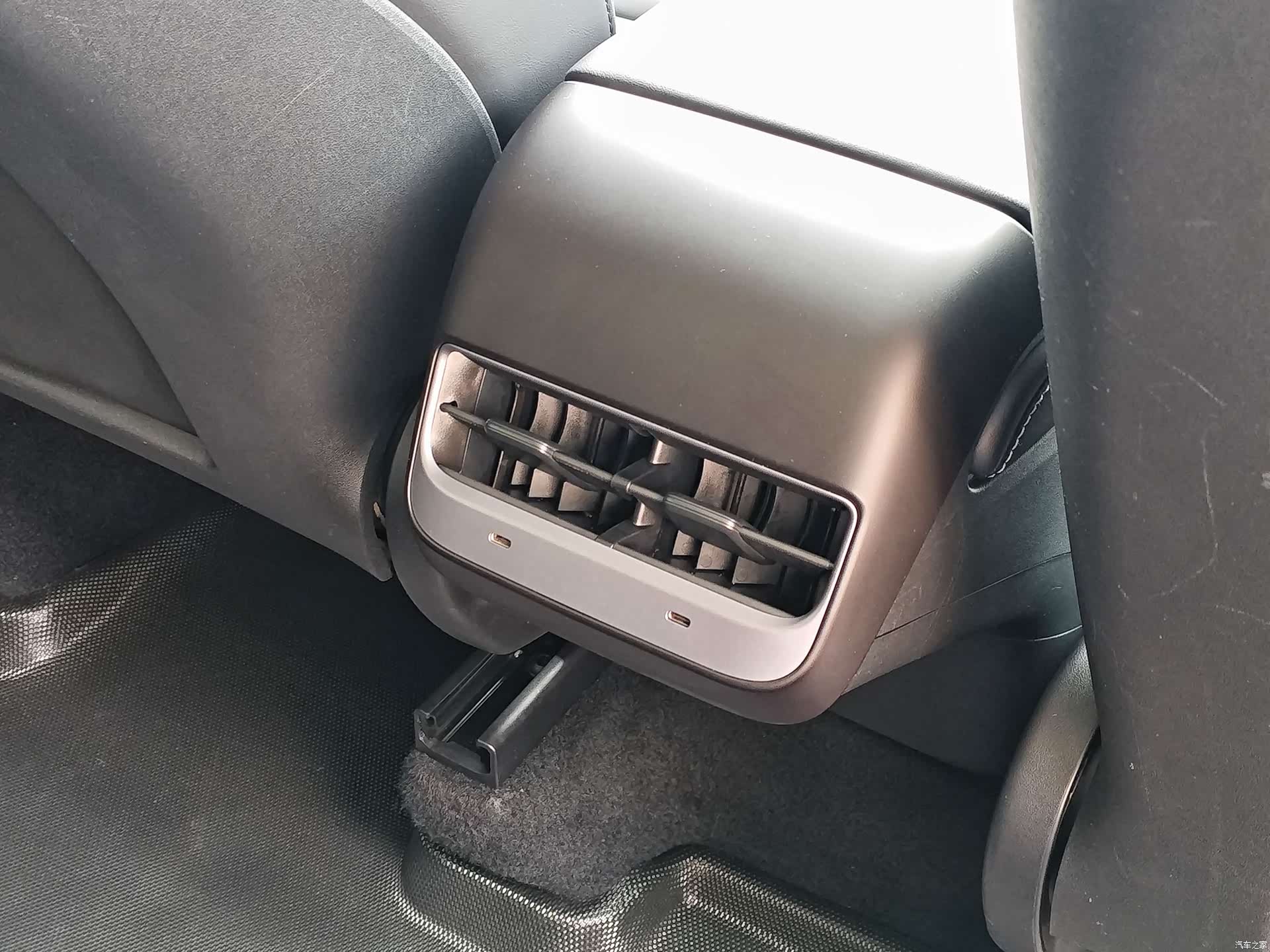Tesla Model Y, 2021 15