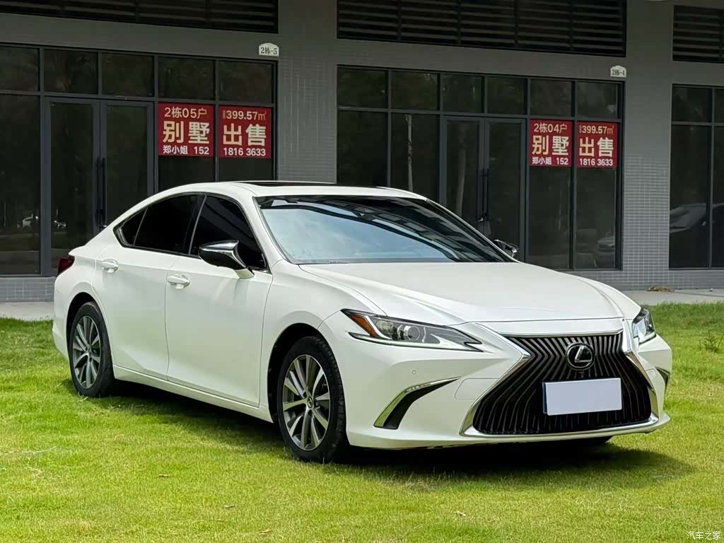 Lexus ES, 2021 3