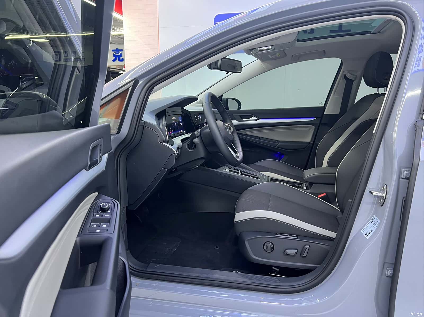 Volkswagen Golf, 2023 11