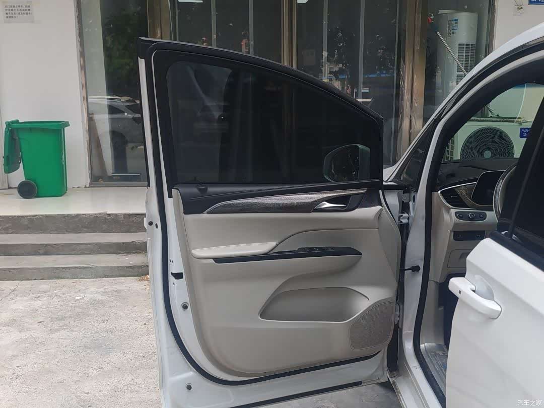 Buick GL8, 2020 8
