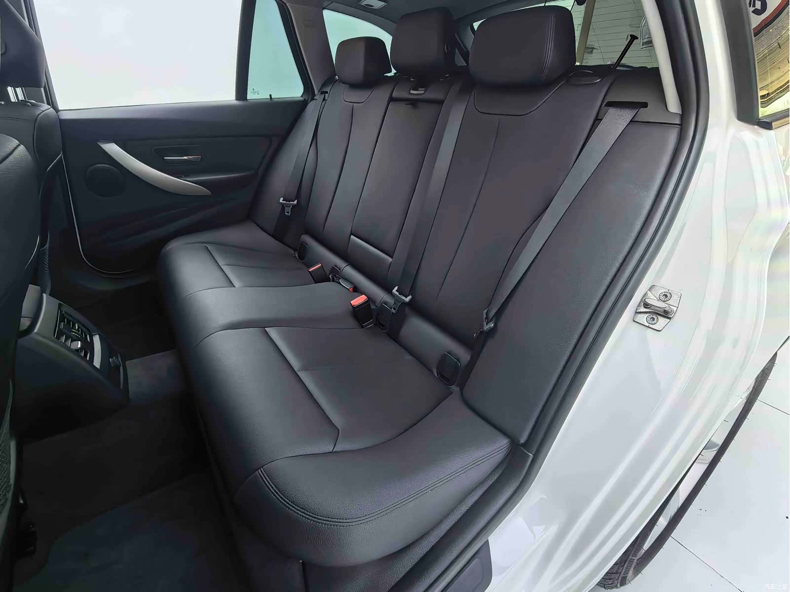 BMW 3 Series, 2016 12