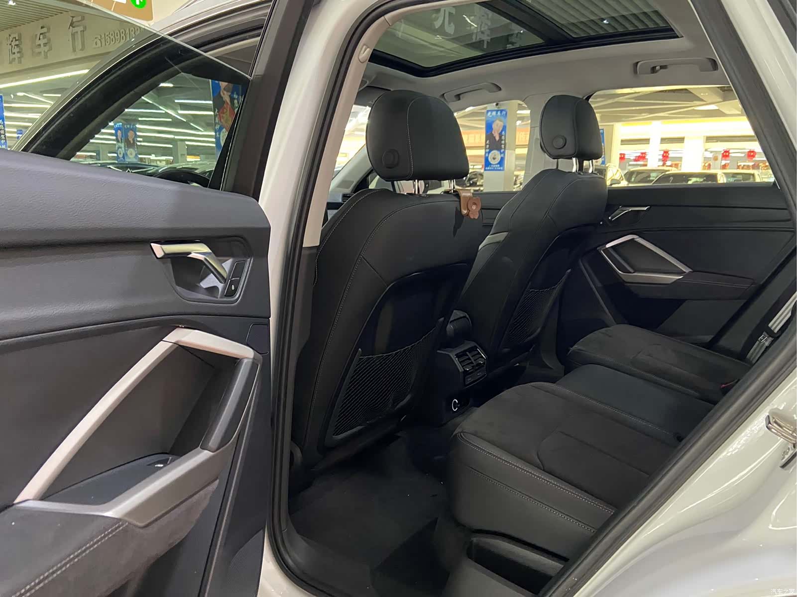 Audi Q3, 2023 8