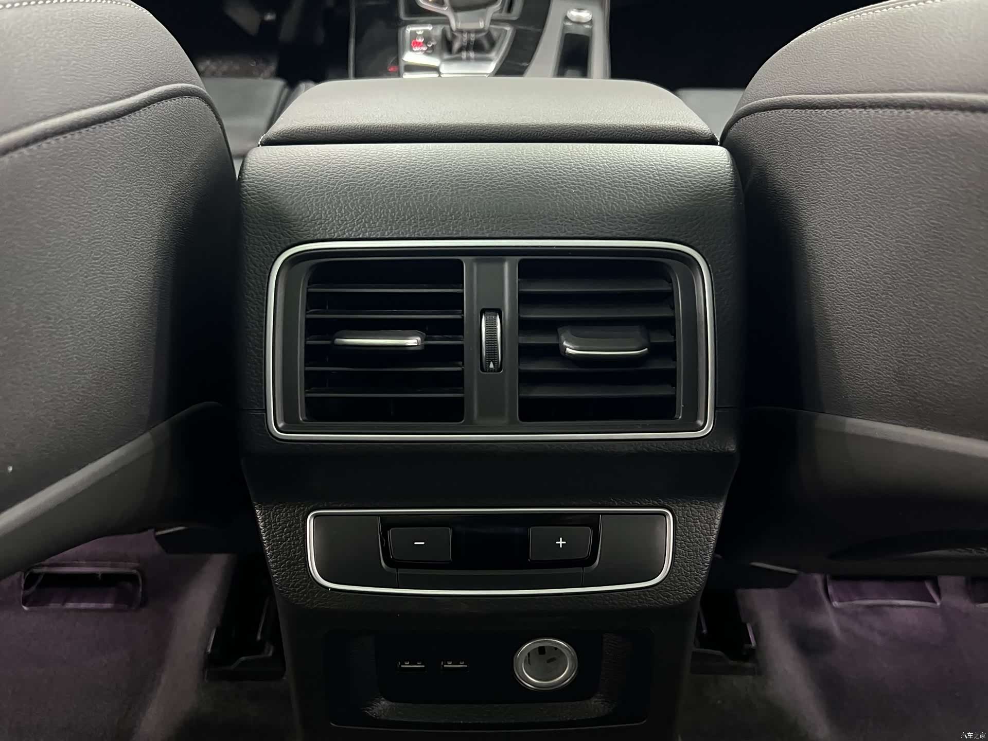 Audi Q5L, 2022 14