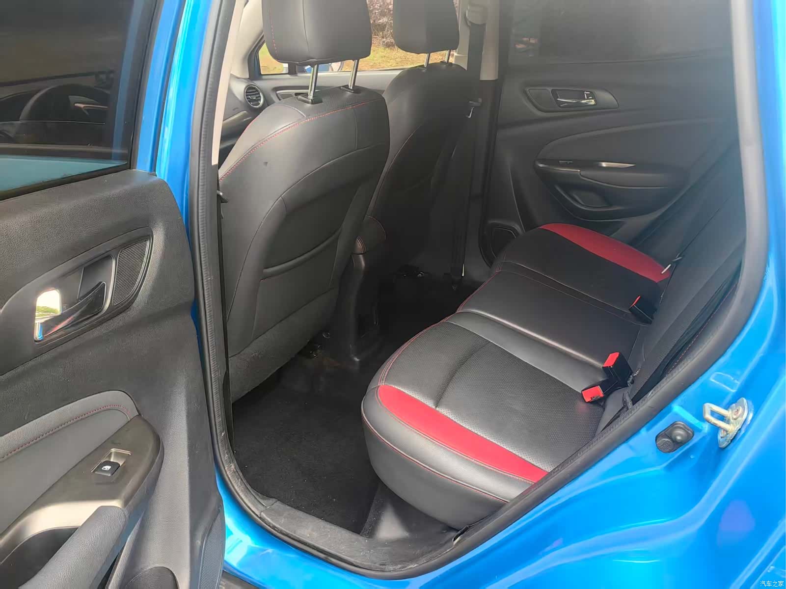Changan CS15, 2016 11