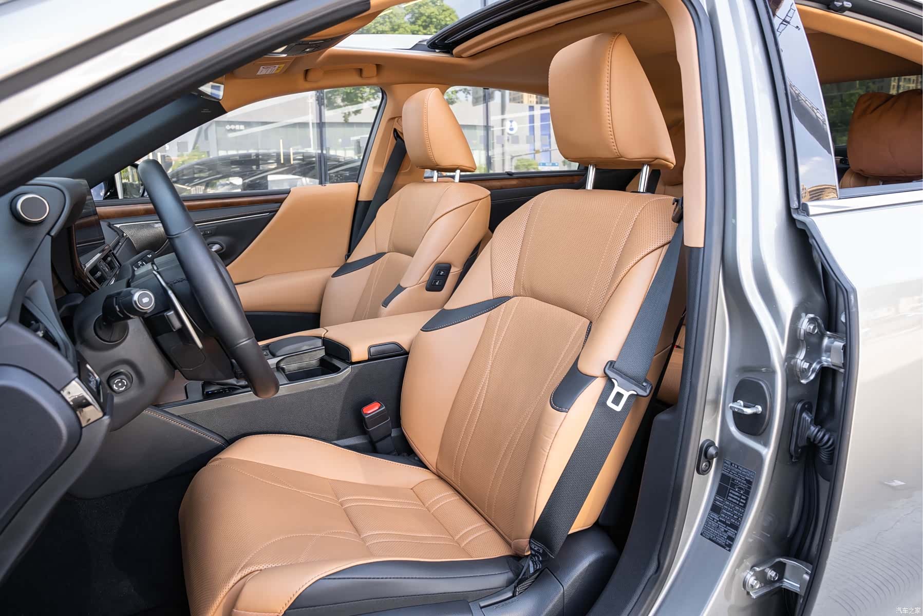Lexus ES, 2022 11