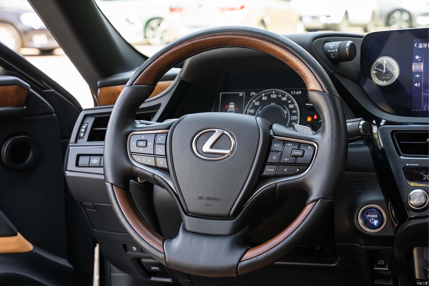 Lexus ES, 2022 14