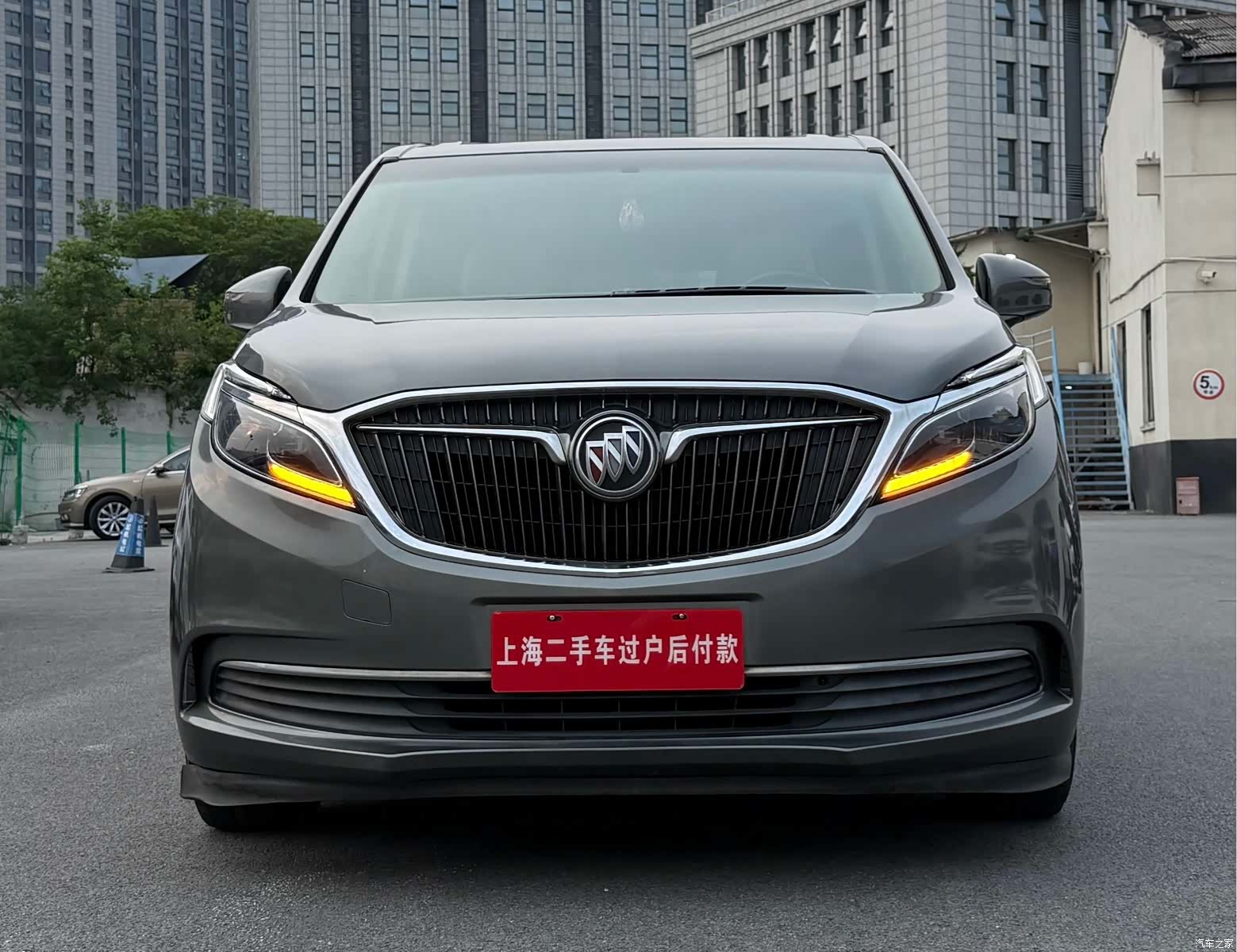 Buick GL8, 2017 1