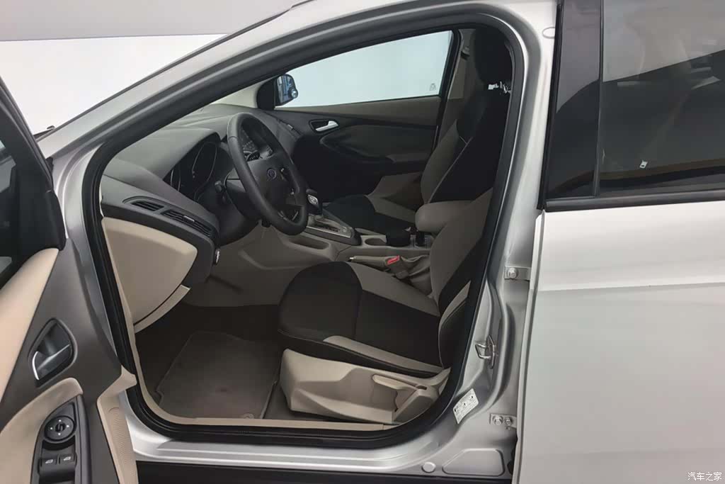 Ford Focus, 2013 9