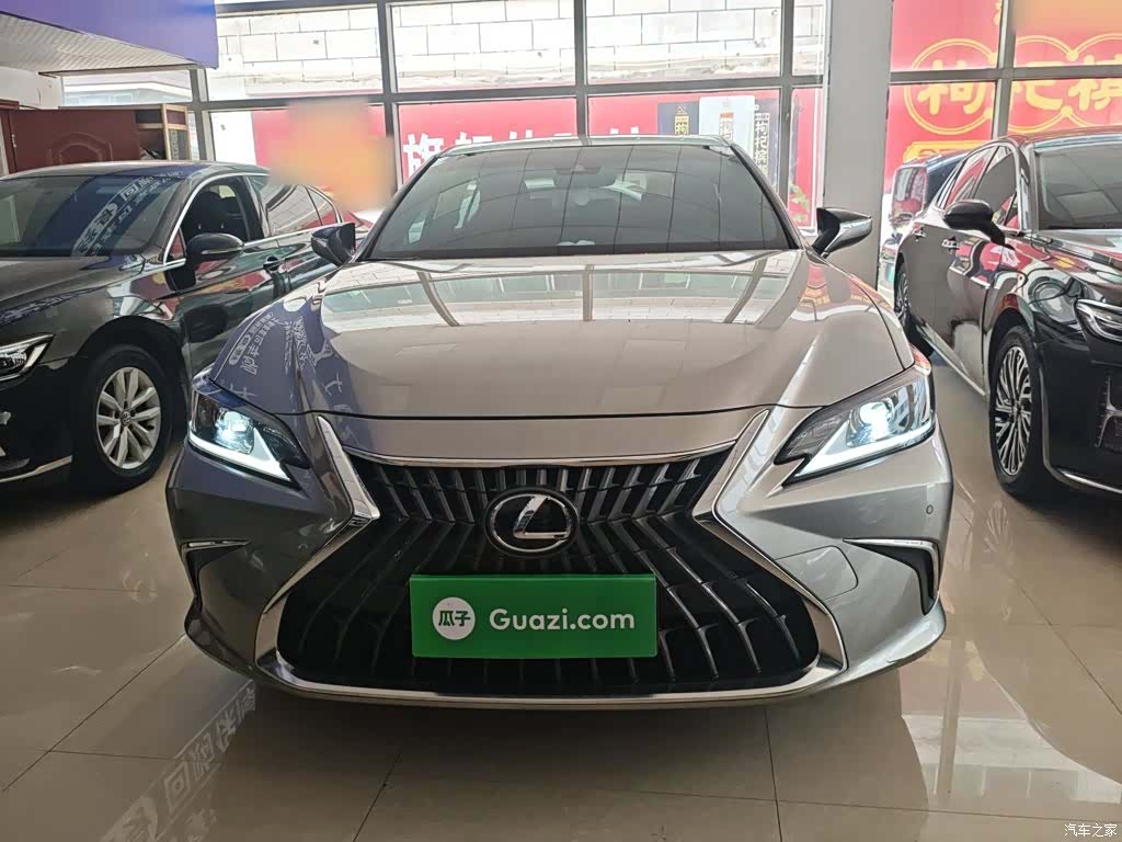 Lexus ES, 2024 4