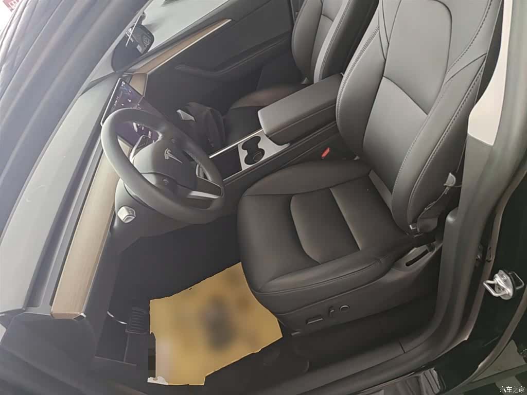 Tesla Model Y, 2023 15