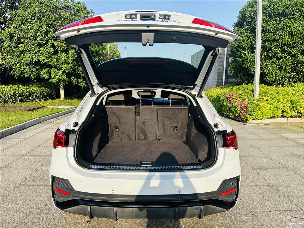 Audi Q3, 2023 10