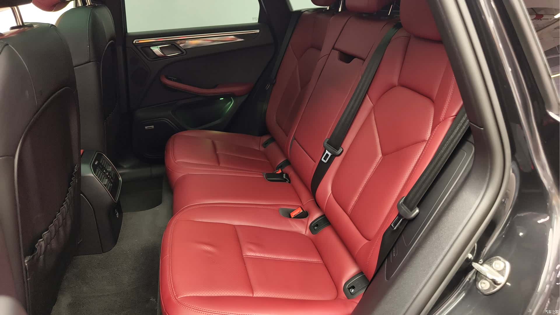 Porsche Macan, 2024 16