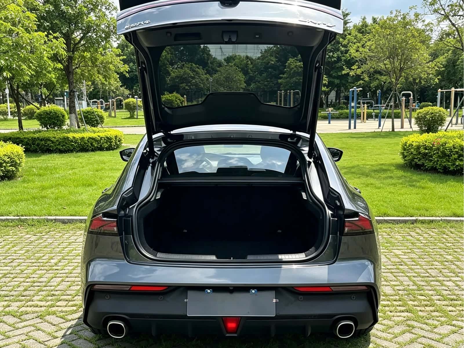 Changan UNI-V, 2022 8