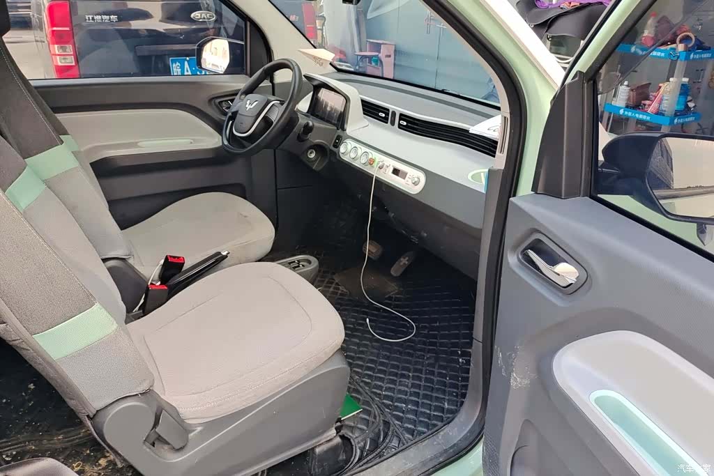 Wuling MINIEV, 2021 8