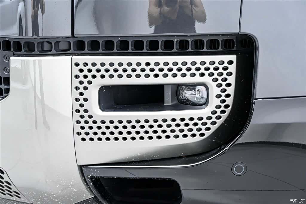 Land Rover Defender, 2024 9