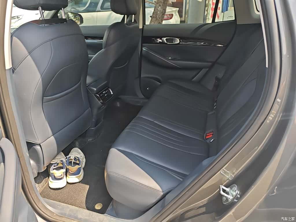 Geely Galaxy E5, 2025 17