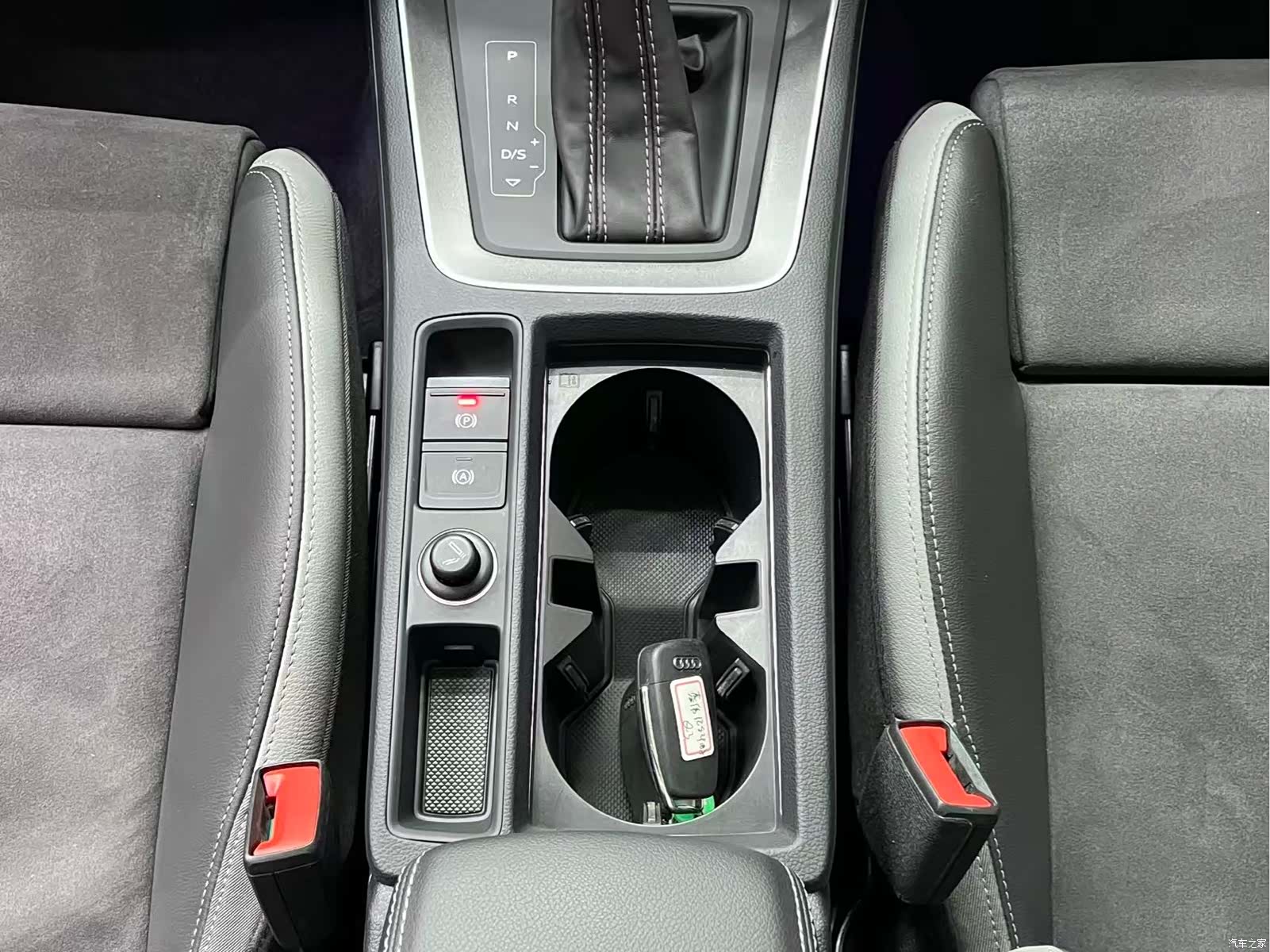 Audi Q3, 2022 11