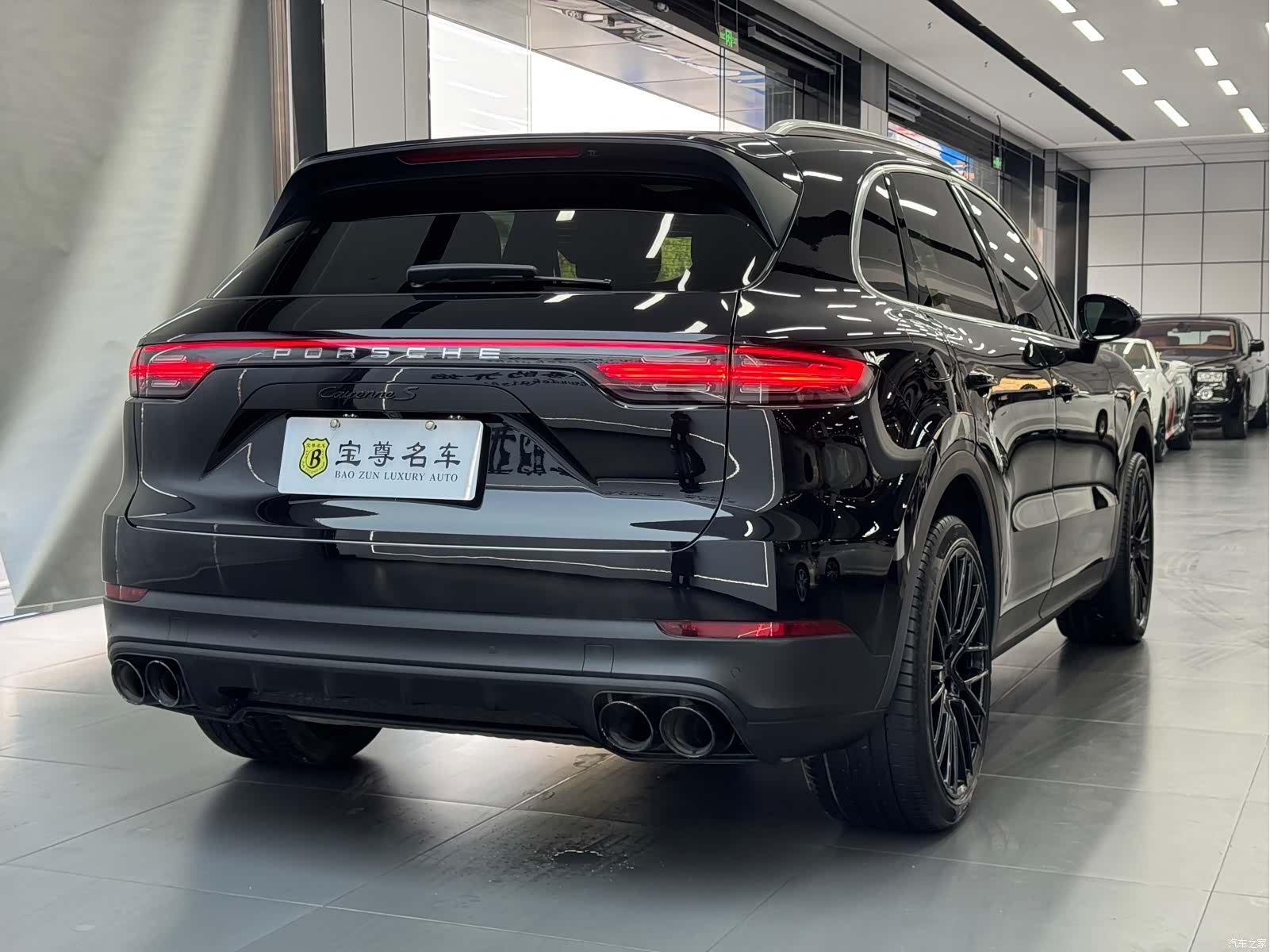 Porsche Cayenne, 2018 все фото