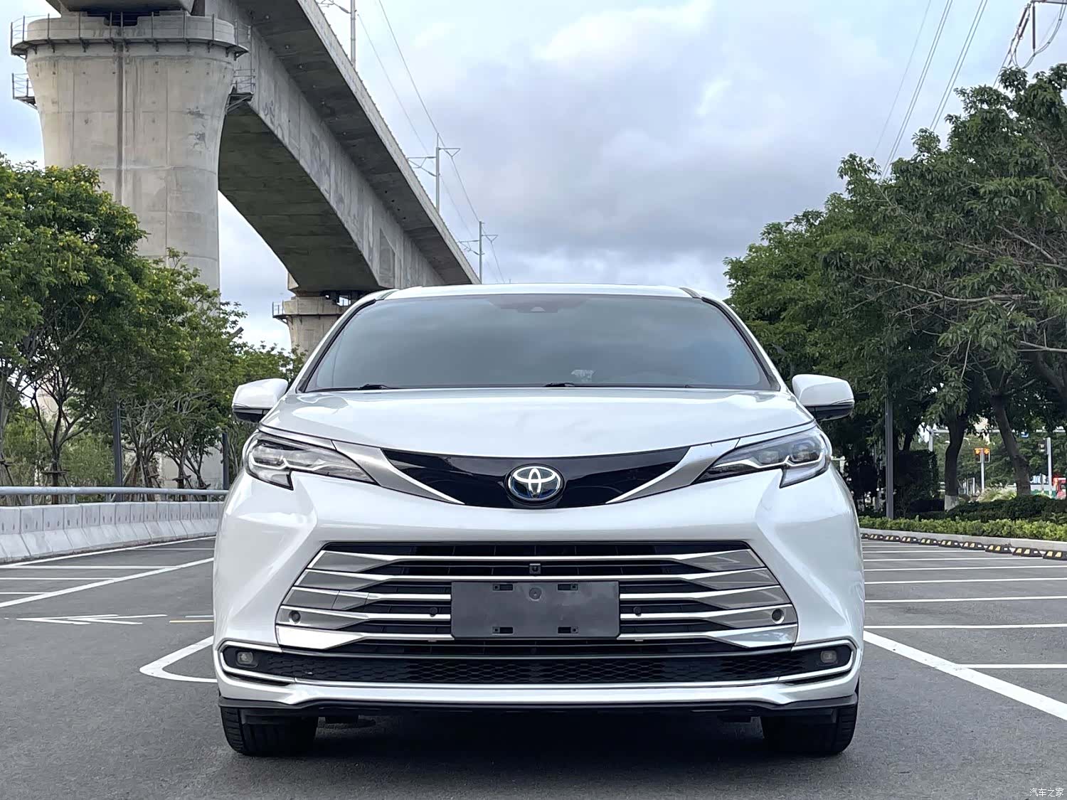 Toyota Sienna, 2024 2