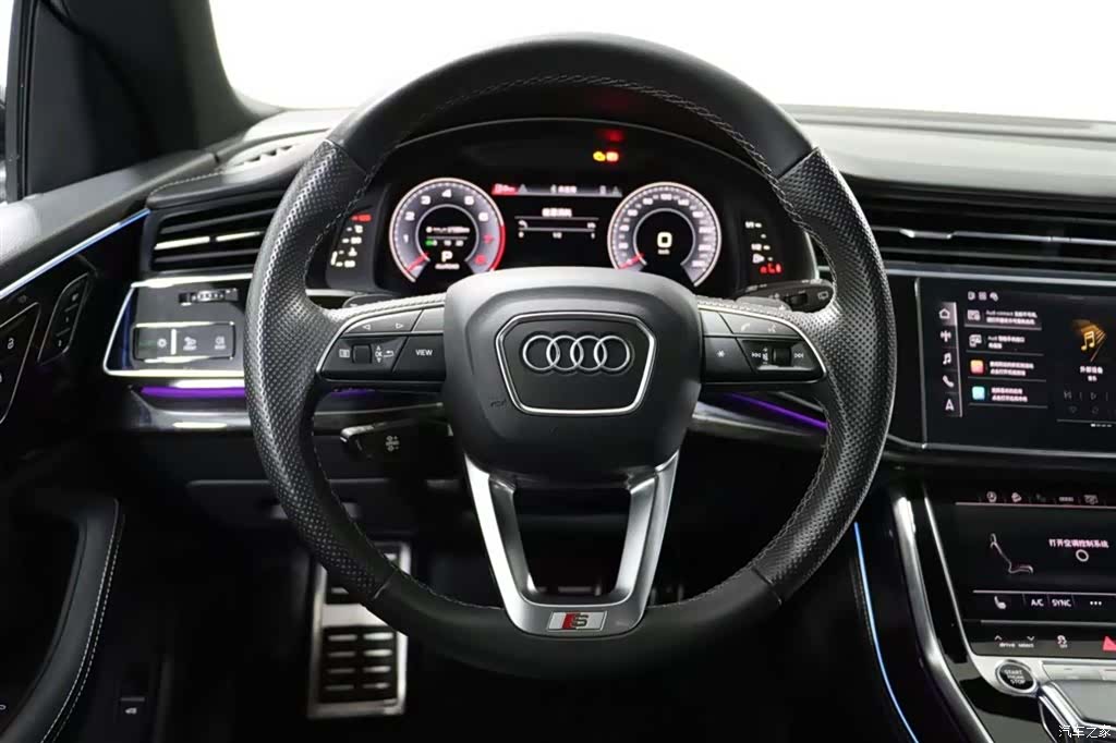 Audi Q8, 2021 11