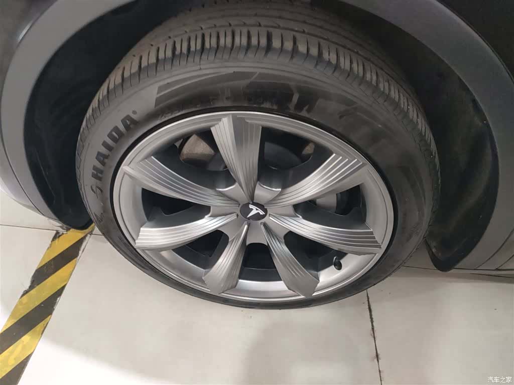 Tesla Model Y, 2024 24