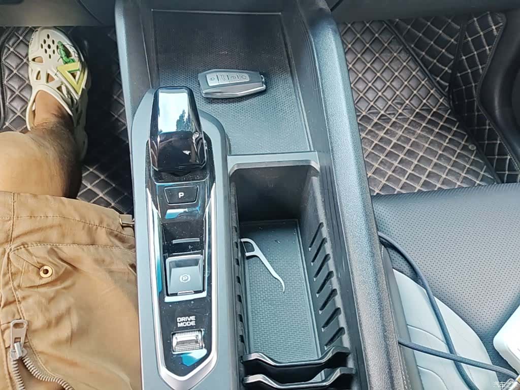 Geely Binray, 2023 14