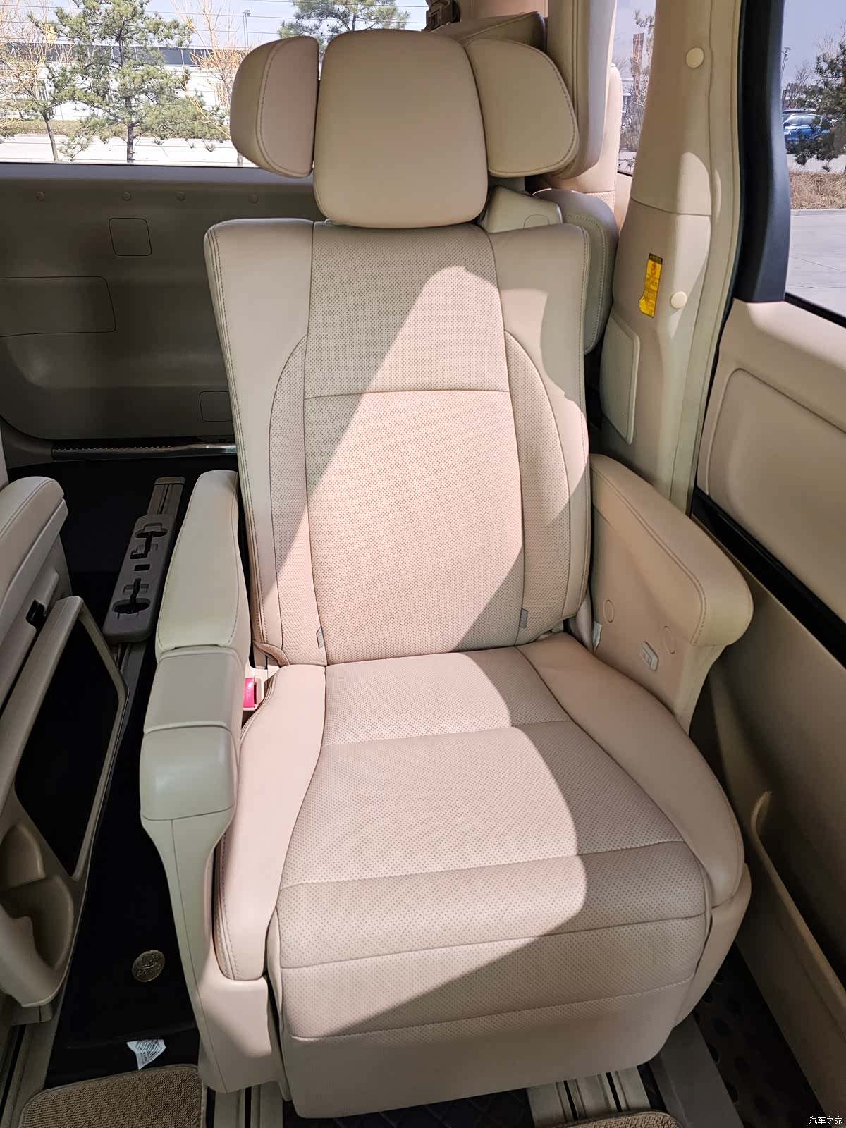 Toyota Alphard, 2012 12