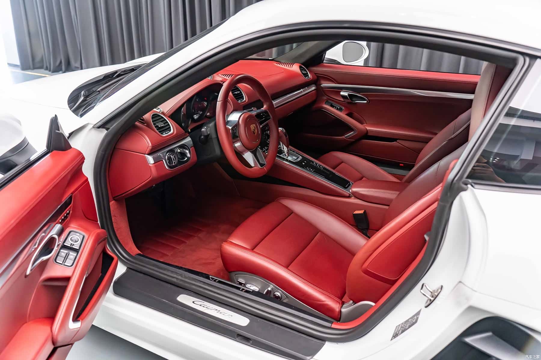 Porsche Cayman, 2019 7