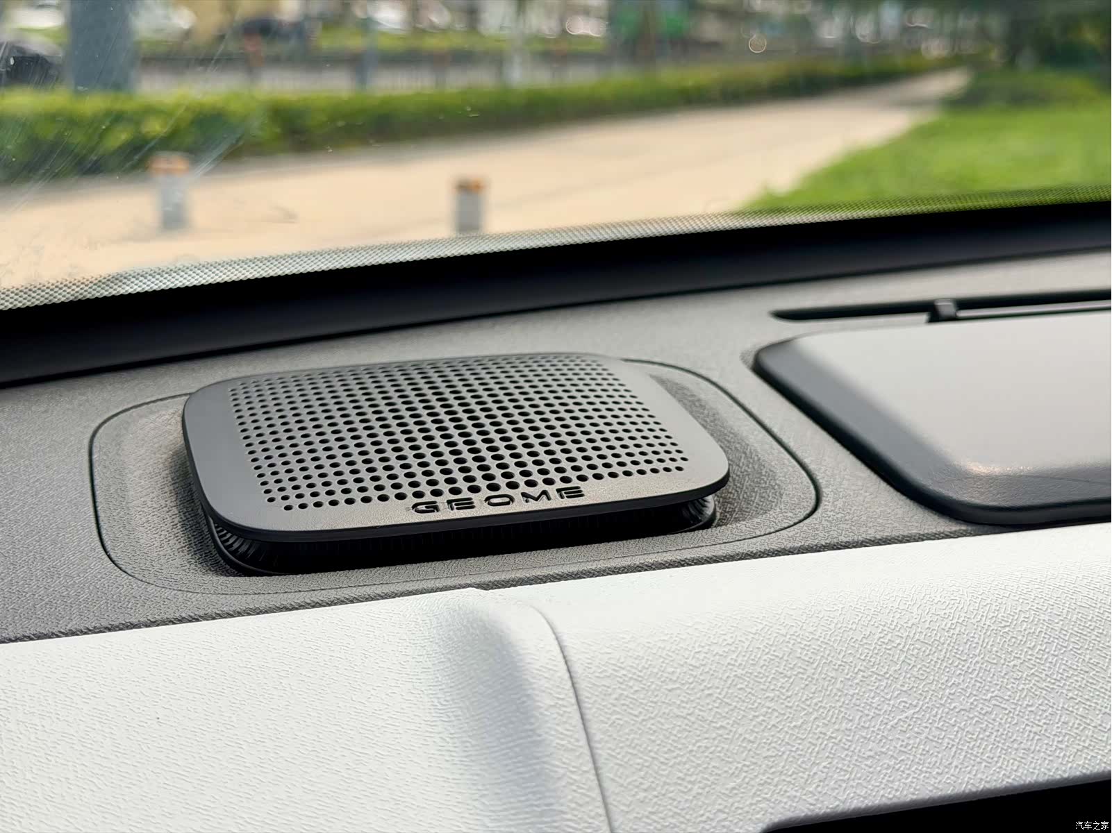 Geely Panda, 2025 16