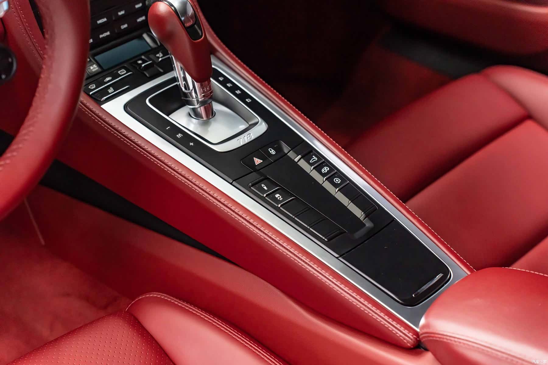 Porsche Cayman, 2019 11