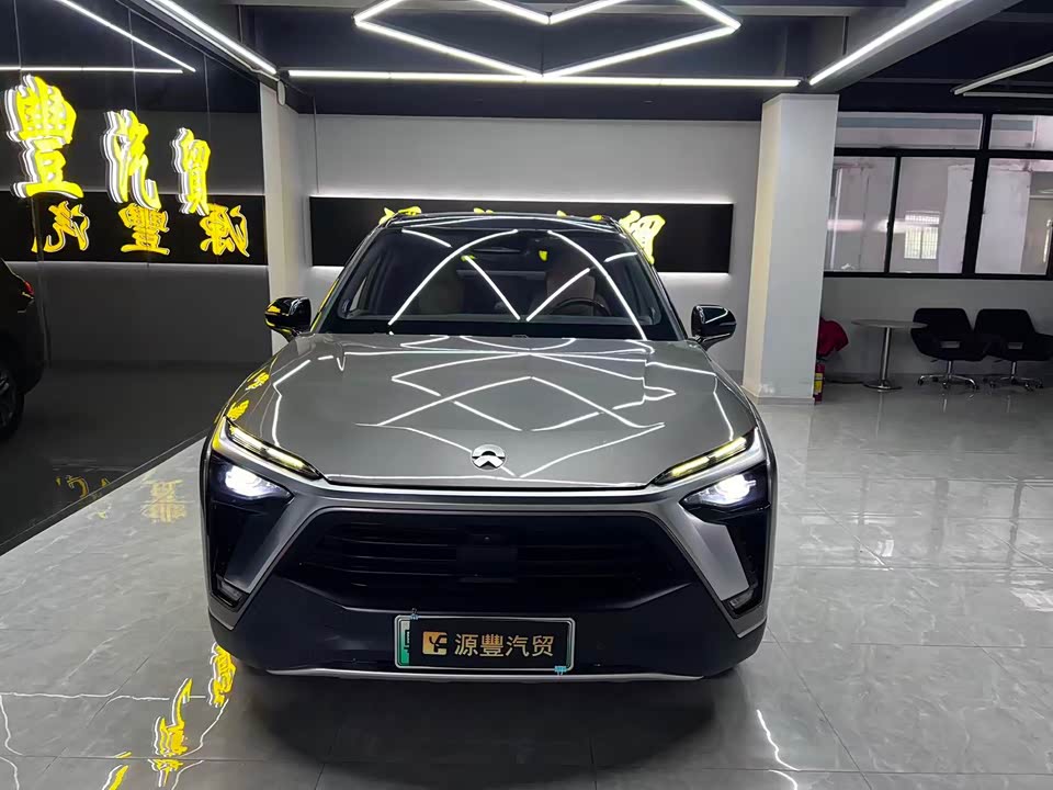 NIO ES8