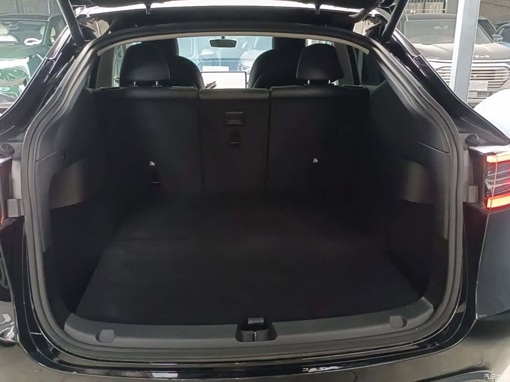 Tesla Model Y, 2021 19